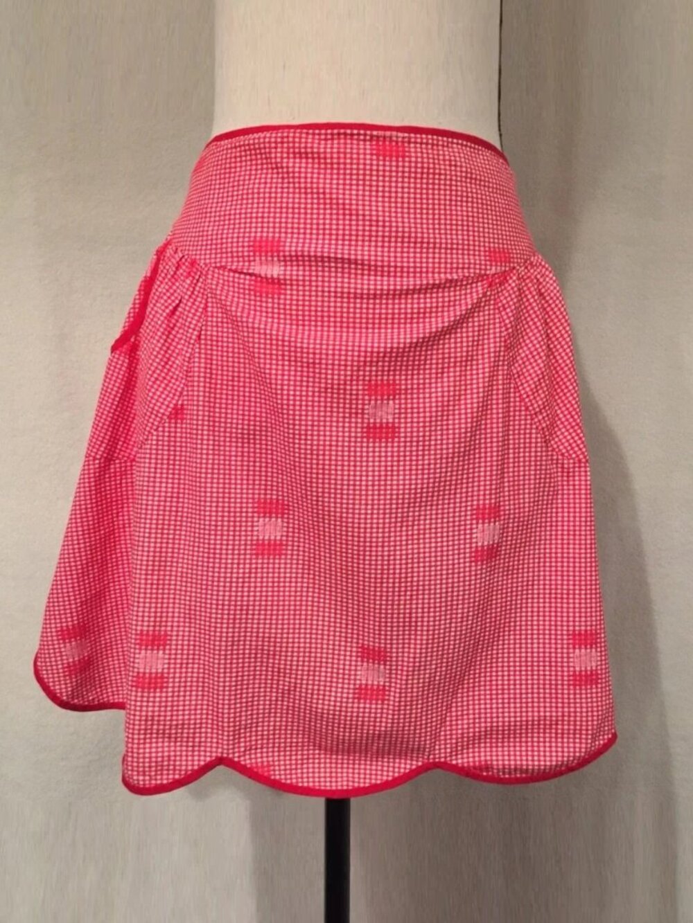 Vintage hand made red white gingham scalloped half apron